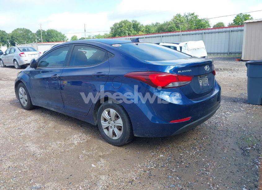 Photo 3 of 2016 Hyundai Elantra SE (VIN 5NPDH4AEXGH738042)