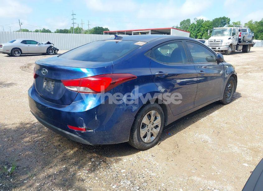 Photo 4 of 2016 Hyundai Elantra SE (VIN 5NPDH4AEXGH738042)