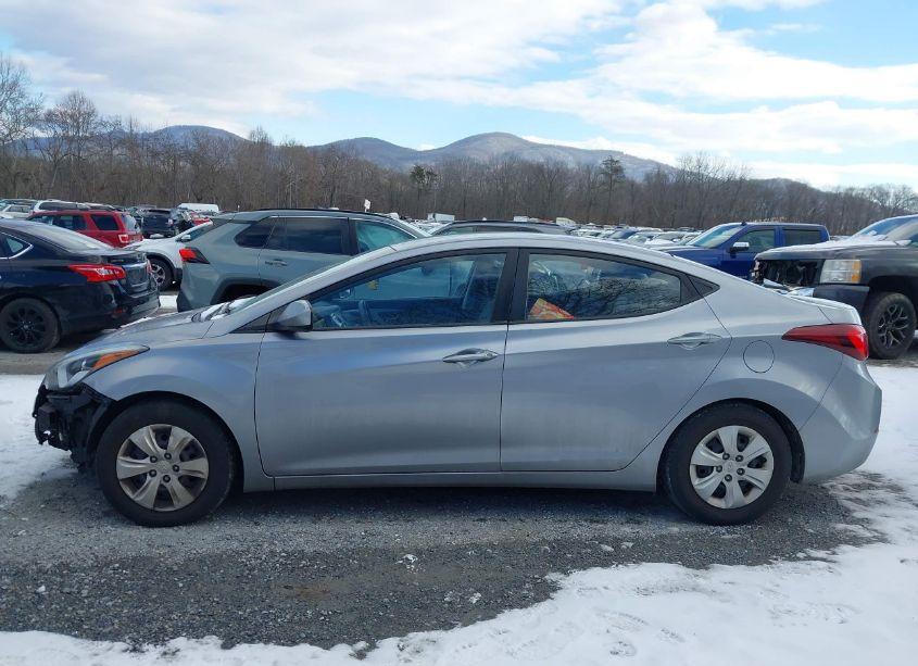 Photo 14 of 2016 Hyundai Elantra SE (VIN 5NPDH4AEXGH745511)