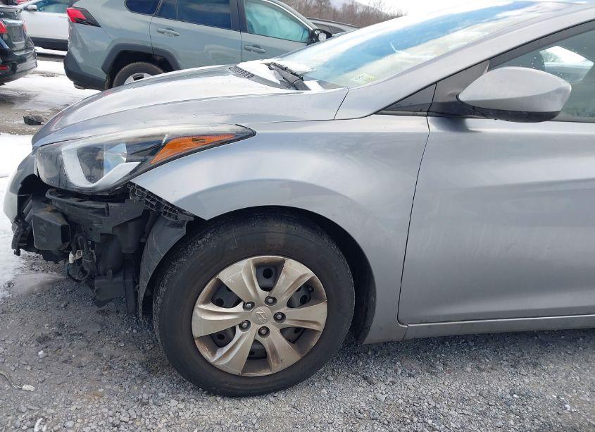 Photo 17 of 2016 Hyundai Elantra SE (VIN 5NPDH4AEXGH745511)