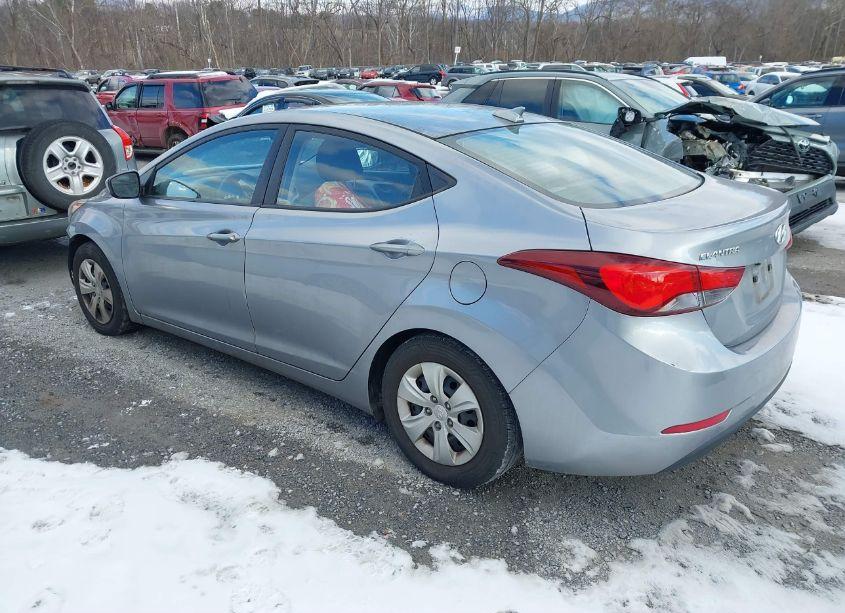 Photo 3 of 2016 Hyundai Elantra SE (VIN 5NPDH4AEXGH745511)