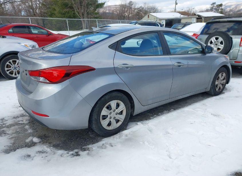 Photo 4 of 2016 Hyundai Elantra SE (VIN 5NPDH4AEXGH745511)