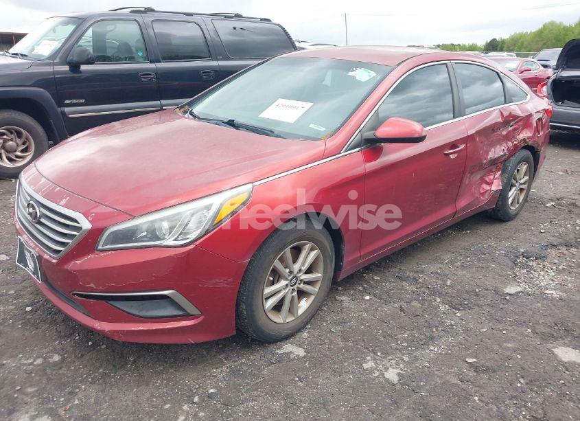 Photo 2 of 2015 Hyundai Sonata SE (VIN 5NPE24AF0FH003759)