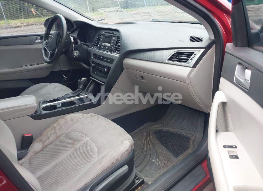 Photo 5 of 2015 Hyundai Sonata SE (VIN 5NPE24AF0FH003759)