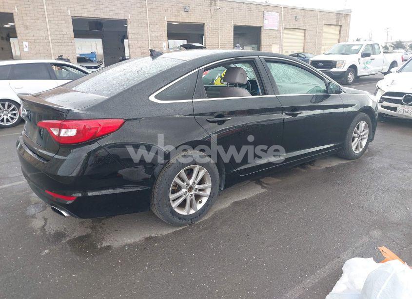 Photo 4 of 2015 Hyundai Sonata SE (VIN 5NPE24AF0FH013644)