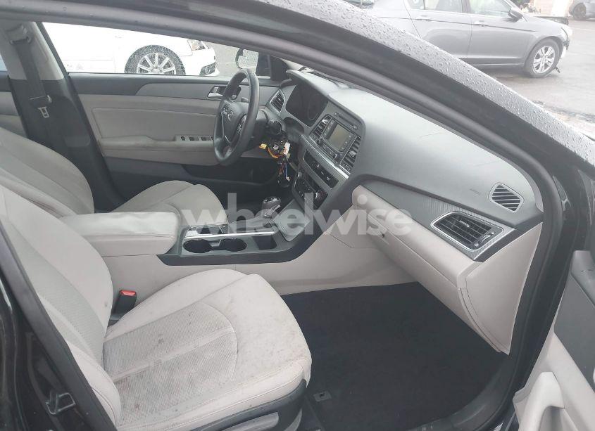 Photo 5 of 2015 Hyundai Sonata SE (VIN 5NPE24AF0FH013644)