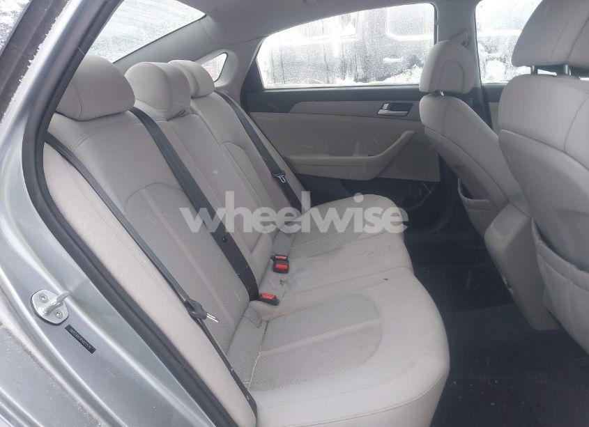 Photo 8 of 2015 Hyundai Sonata SE (VIN 5NPE24AF0FH021579)
