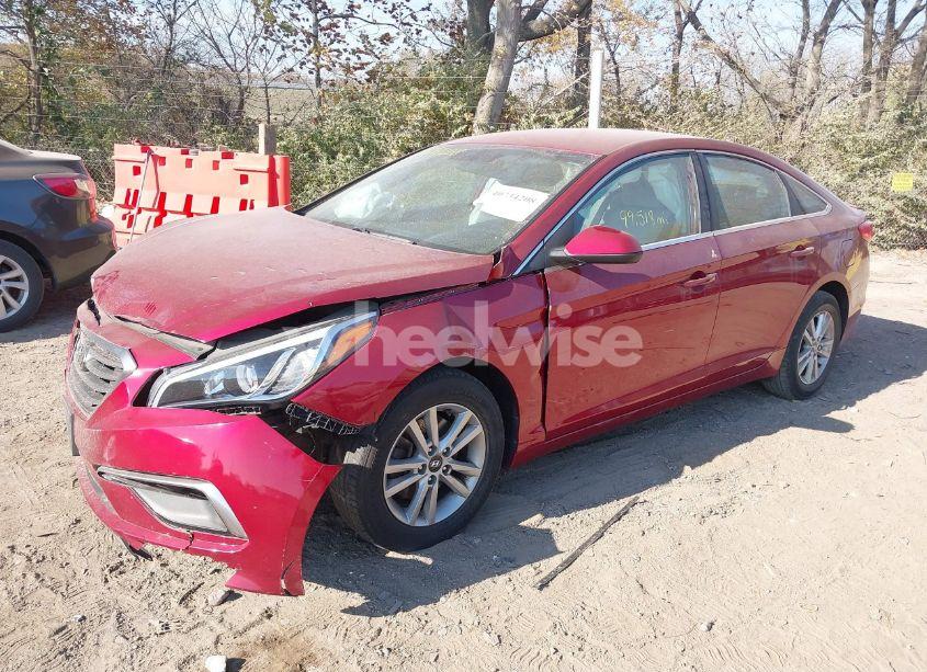 Photo 2 of 2015 Hyundai Sonata SE (VIN 5NPE24AF0FH024644)