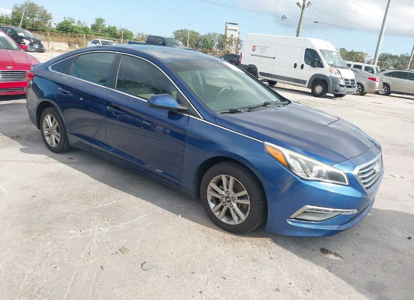 2015 Hyundai Sonata SE (VIN 5NPE24AF0FH031187) main photo