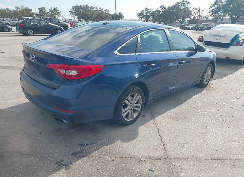 Photo 4 of 2015 Hyundai Sonata SE (VIN 5NPE24AF0FH031187)
