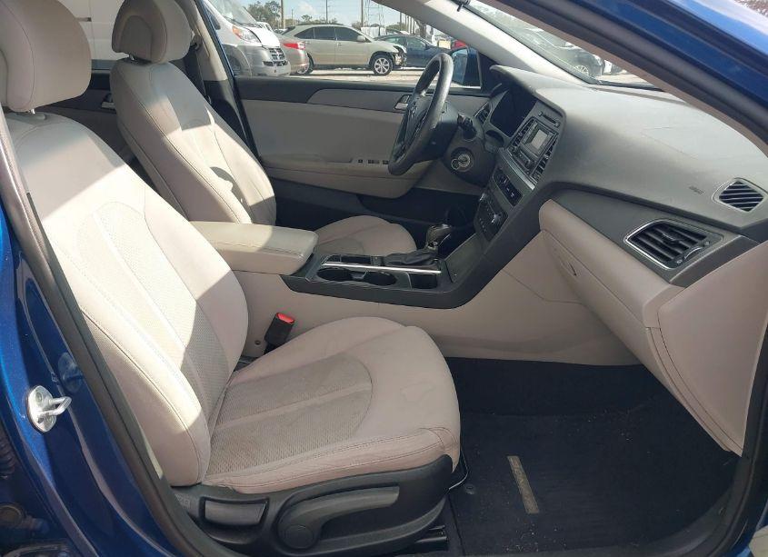 Photo 5 of 2015 Hyundai Sonata SE (VIN 5NPE24AF0FH031187)