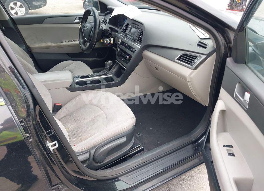 Photo 5 of 2015 Hyundai Sonata SE (VIN 5NPE24AF0FH058504)