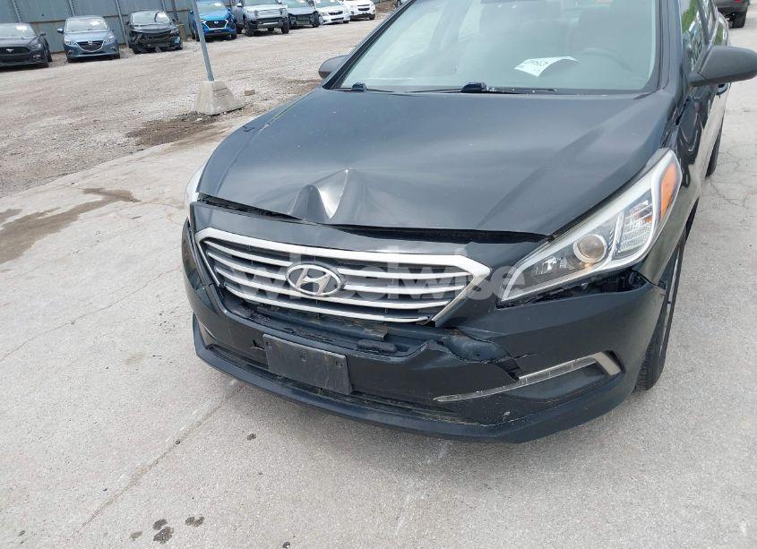 Photo 6 of 2015 Hyundai Sonata SE (VIN 5NPE24AF0FH058504)