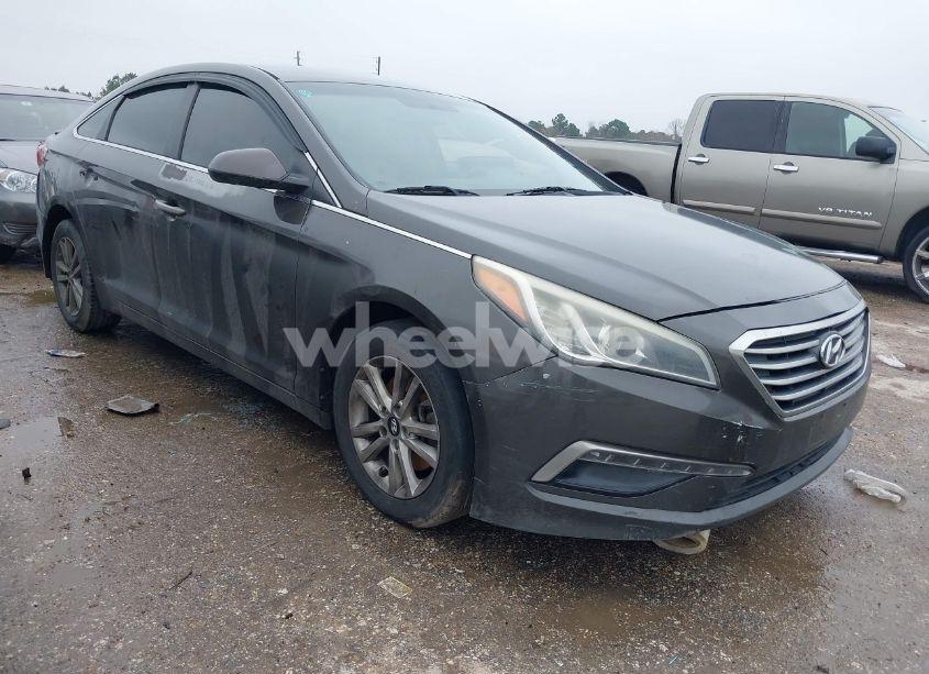 2015 Hyundai Sonata SE (VIN 5NPE24AF0FH069521) main photo