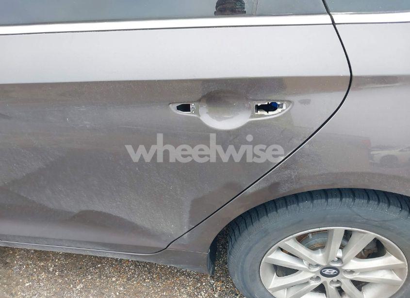 Photo 13 of 2015 Hyundai Sonata SE (VIN 5NPE24AF0FH069521)