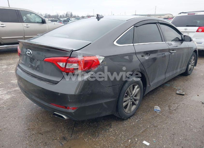 Photo 4 of 2015 Hyundai Sonata SE (VIN 5NPE24AF0FH069521)