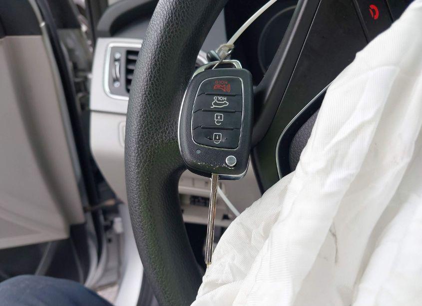 Photo 11 of 2015 Hyundai Sonata SE (VIN 5NPE24AF0FH086867)