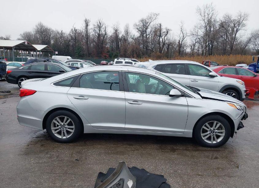 Photo 14 of 2015 Hyundai Sonata SE (VIN 5NPE24AF0FH086867)
