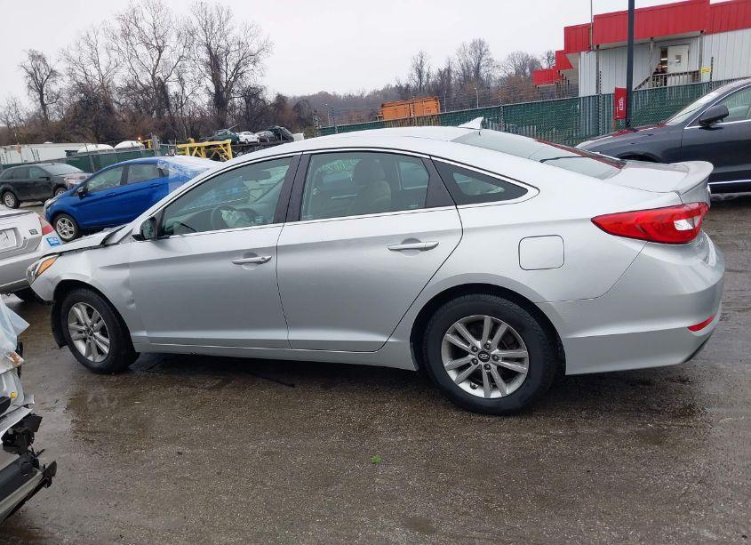 Photo 15 of 2015 Hyundai Sonata SE (VIN 5NPE24AF0FH086867)