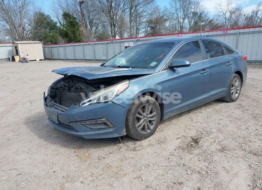 Photo 2 of 2015 Hyundai Sonata SE (VIN 5NPE24AF0FH120788)