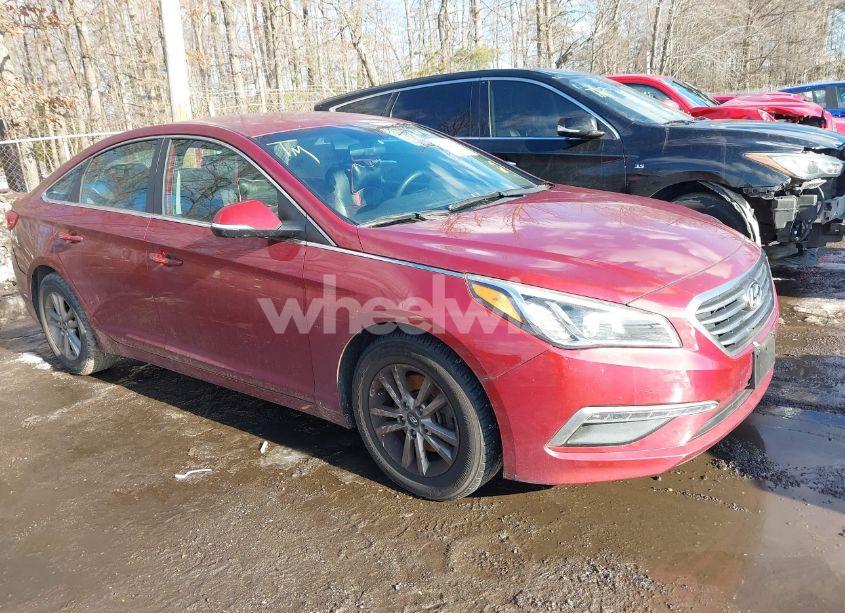 2015 Hyundai Sonata SE (VIN 5NPE24AF0FH121701) main photo