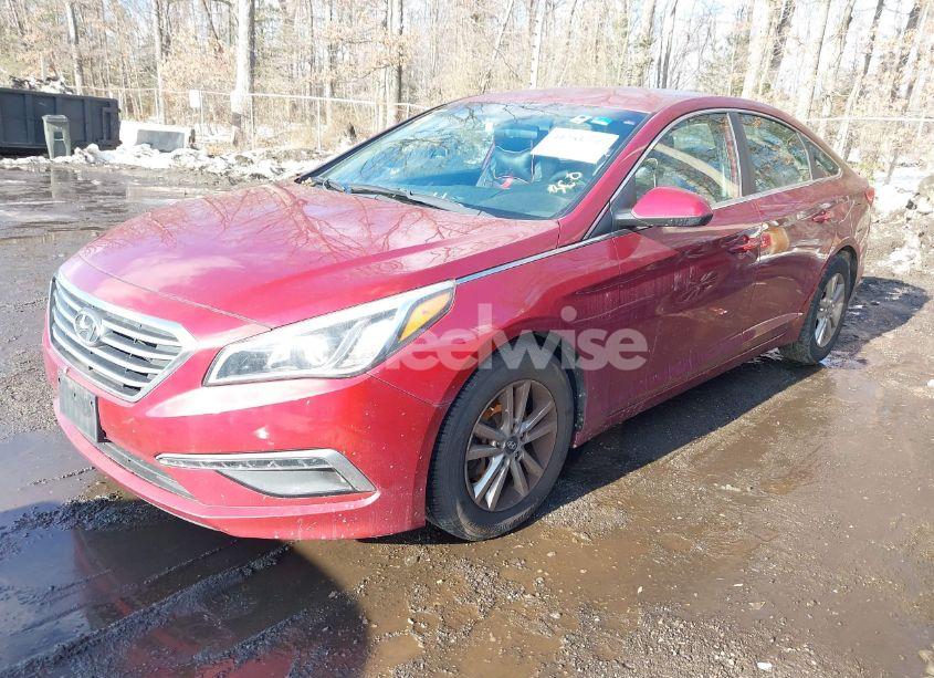 Photo 2 of 2015 Hyundai Sonata SE (VIN 5NPE24AF0FH121701)