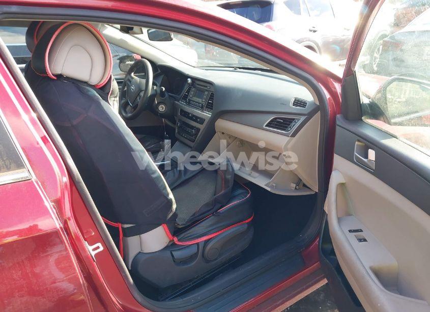 Photo 5 of 2015 Hyundai Sonata SE (VIN 5NPE24AF0FH121701)