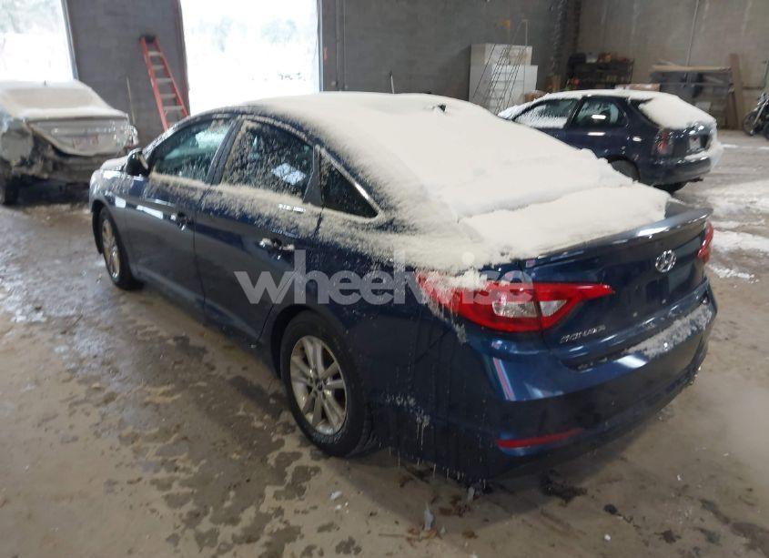 Photo 3 of 2015 Hyundai Sonata SE (VIN 5NPE24AF0FH126610)