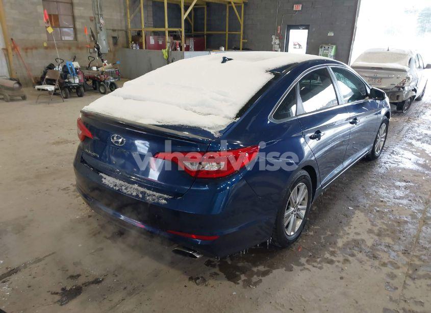 Photo 4 of 2015 Hyundai Sonata SE (VIN 5NPE24AF0FH126610)