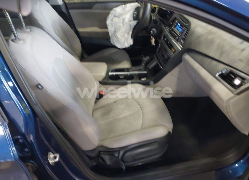 Photo 5 of 2015 Hyundai Sonata SE (VIN 5NPE24AF0FH126610)