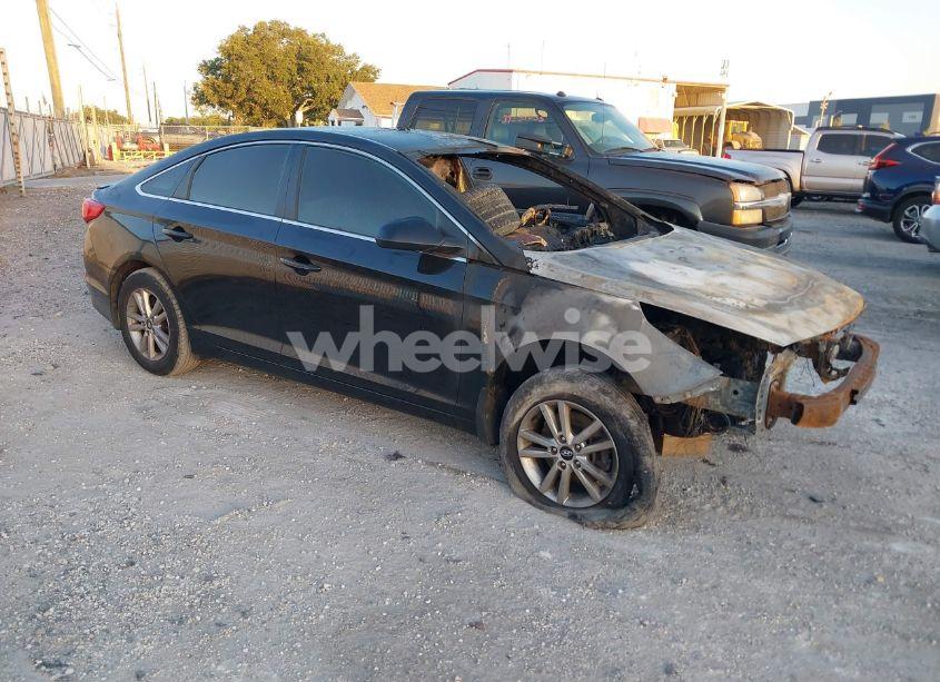 2015 Hyundai Sonata SE (VIN 5NPE24AF0FH147215) main photo