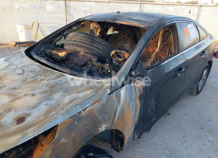 Photo 6 of 2015 Hyundai Sonata SE (VIN 5NPE24AF0FH147215)