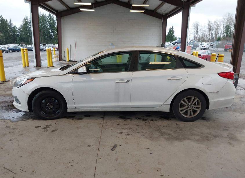 Photo 15 of 2015 Hyundai Sonata SE (VIN 5NPE24AF0FH151233)