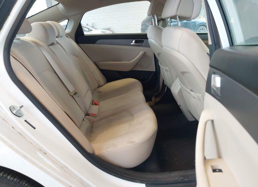 Photo 8 of 2015 Hyundai Sonata SE (VIN 5NPE24AF0FH151233)