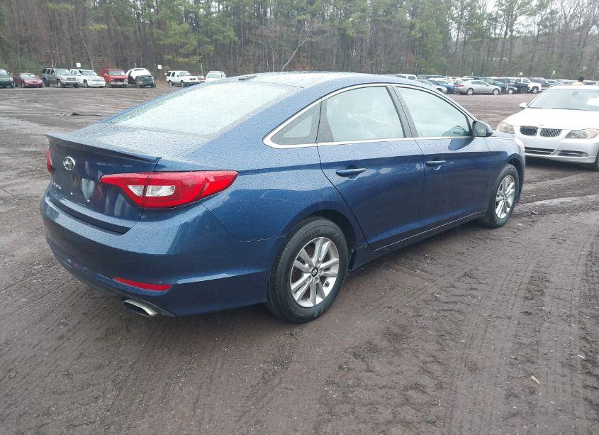 Photo 4 of 2015 Hyundai Sonata SE (VIN 5NPE24AF0FH154567)