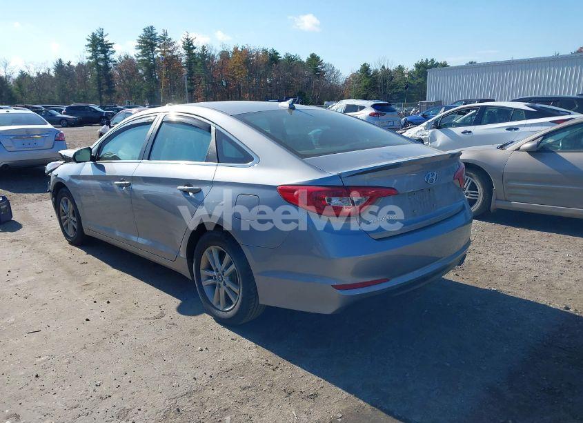 Photo 3 of 2015 Hyundai Sonata SE (VIN 5NPE24AF0FH157467)