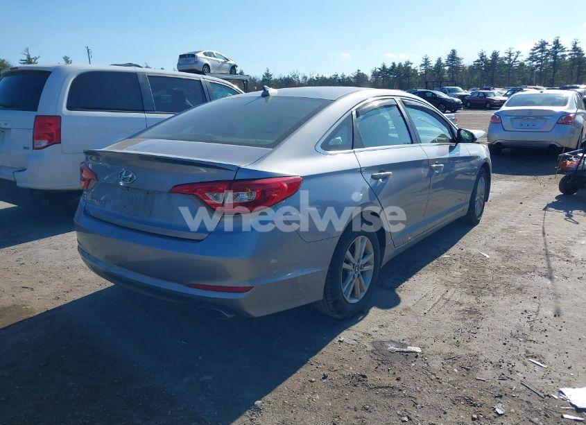 Photo 4 of 2015 Hyundai Sonata SE (VIN 5NPE24AF0FH157467)