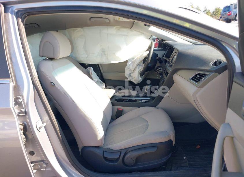Photo 5 of 2015 Hyundai Sonata SE (VIN 5NPE24AF0FH157467)