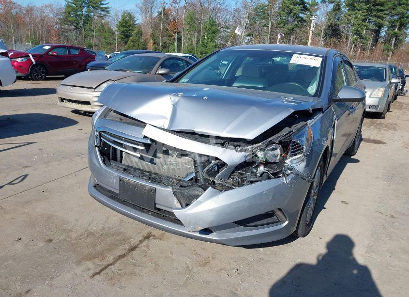 Photo 6 of 2015 Hyundai Sonata SE (VIN 5NPE24AF0FH157467)