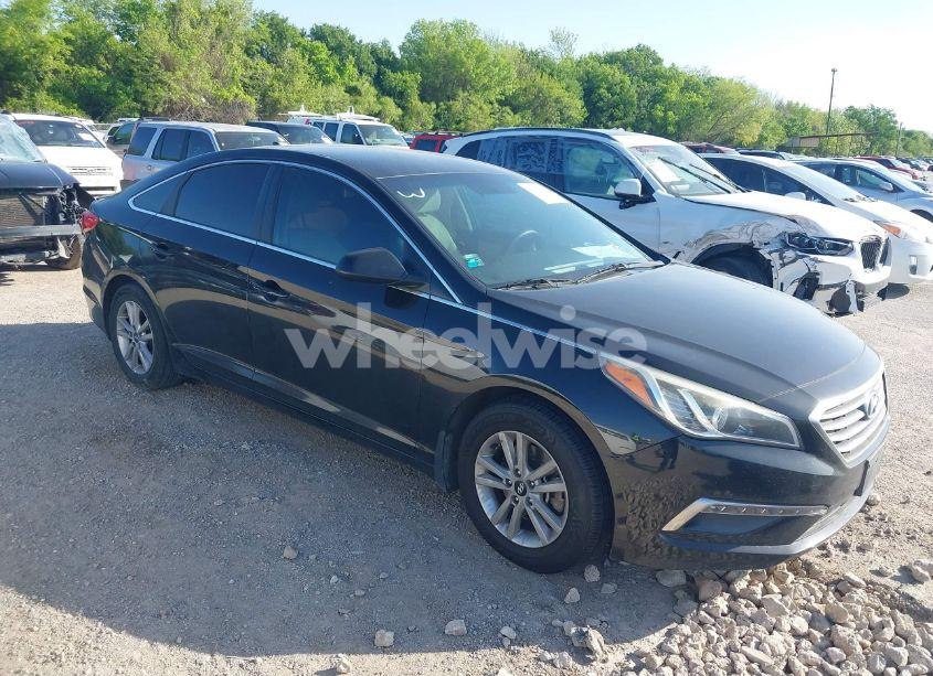 2015 Hyundai Sonata SE (VIN 5NPE24AF0FH163432) main photo