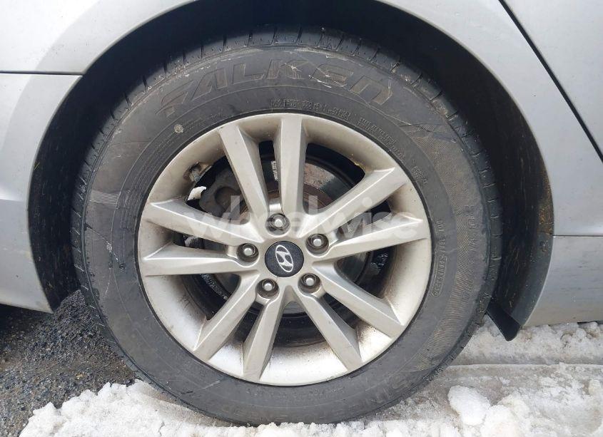 Photo 12 of 2015 Hyundai Sonata SE (VIN 5NPE24AF0FH173734)