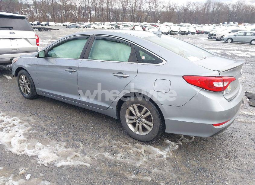 Photo 3 of 2015 Hyundai Sonata SE (VIN 5NPE24AF0FH173734)