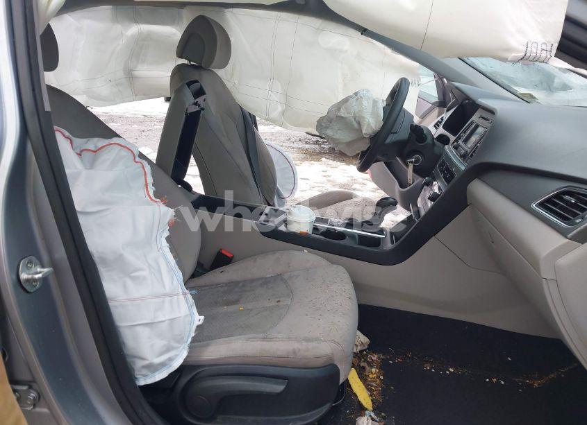 Photo 5 of 2015 Hyundai Sonata SE (VIN 5NPE24AF0FH173734)