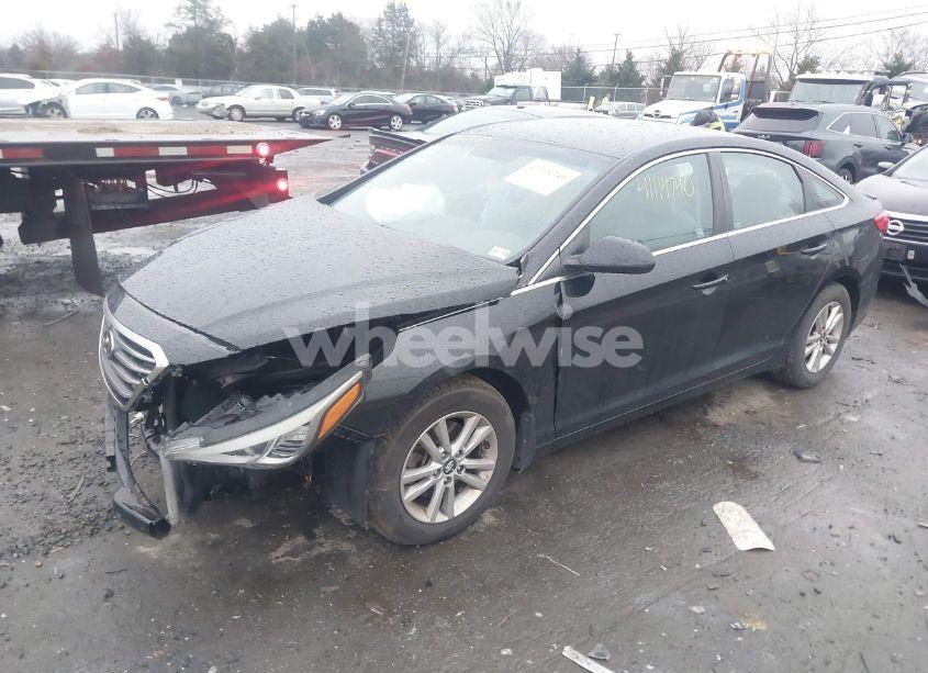 Photo 2 of 2015 Hyundai Sonata SE (VIN 5NPE24AF0FH174866)