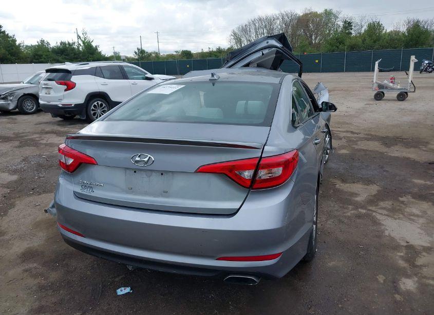 Photo 4 of 2015 Hyundai Sonata SE (VIN 5NPE24AF0FH186306)
