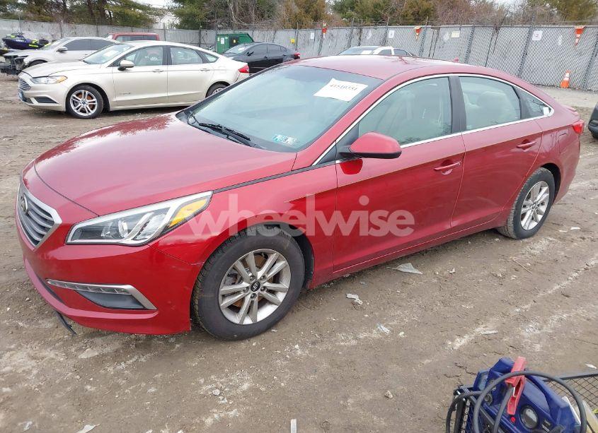 Photo 2 of 2015 Hyundai Sonata SE (VIN 5NPE24AF0FH187343)