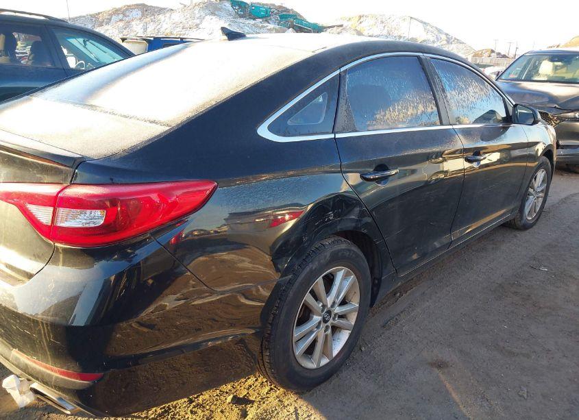 Photo 4 of 2015 Hyundai Sonata SE (VIN 5NPE24AF0FH204321)