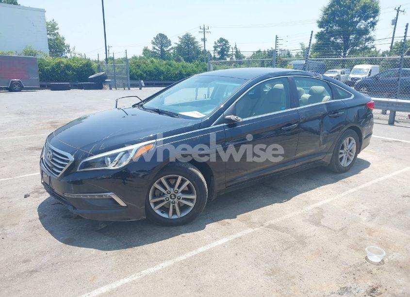 Photo 2 of 2015 Hyundai Sonata SE (VIN 5NPE24AF0FH205355)