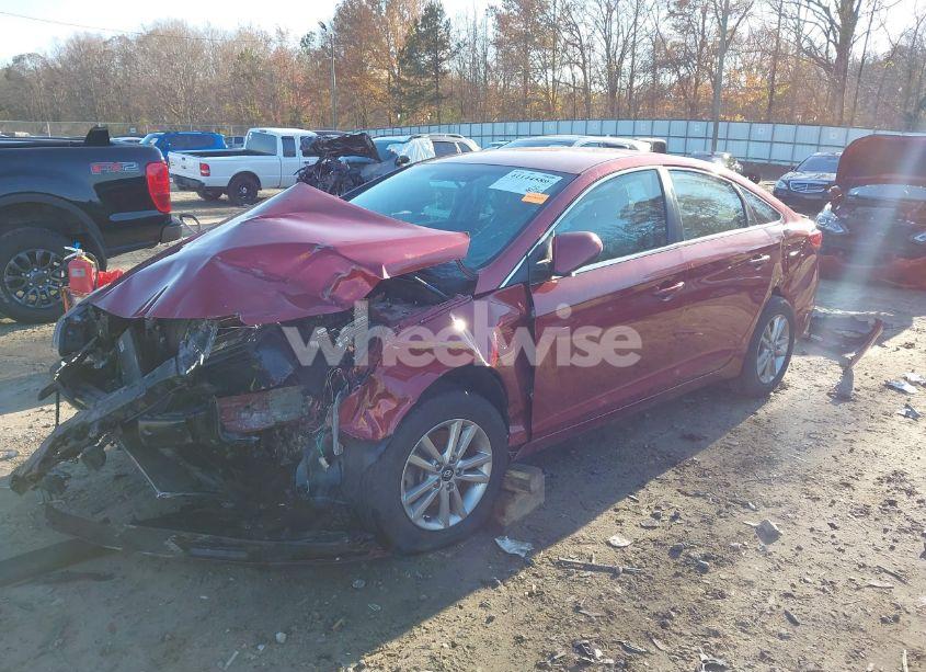 Photo 2 of 2015 Hyundai Sonata SE (VIN 5NPE24AF0FH209986)