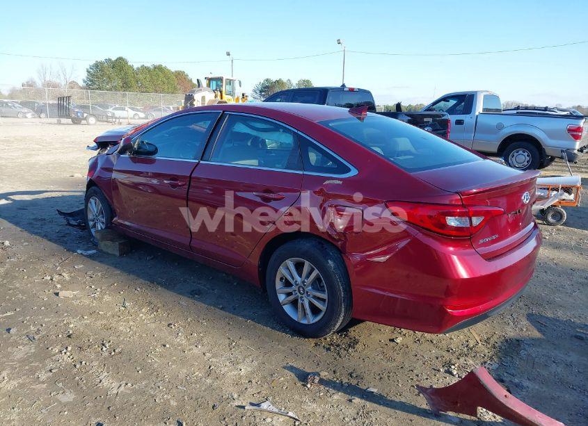 Photo 3 of 2015 Hyundai Sonata SE (VIN 5NPE24AF0FH209986)
